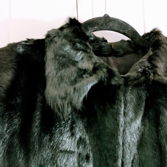 Cowhide black cape - Picture 2 of 5
